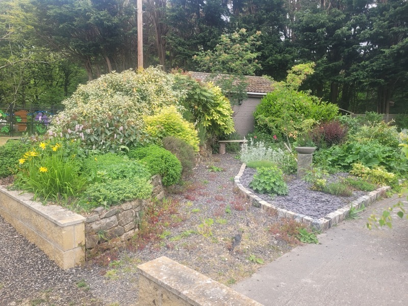 Other image for Barnsley’s best garden: Volunteers chip in to make Springvale a success